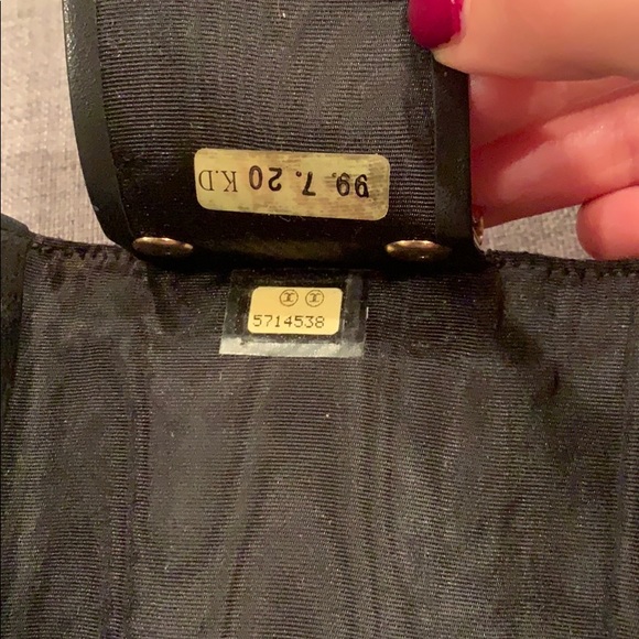 100% authentic Chanel caviar key case - Picture 4 of 7